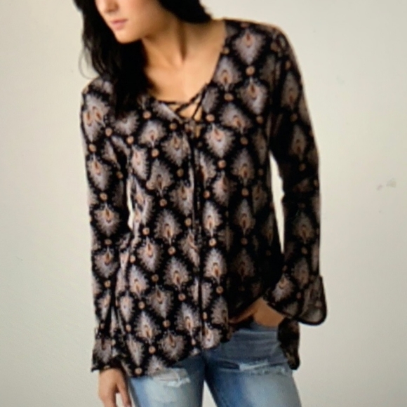 Glided Intent brand lace up vneck - Picture 1 of 3